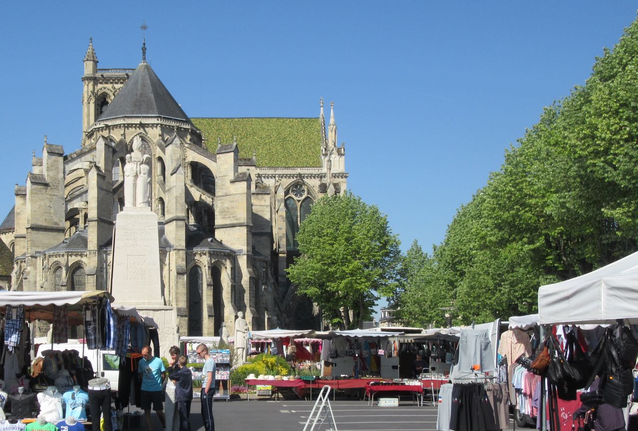 Soissons market and Cathedral