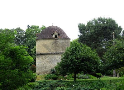 Dovecote near lock 49