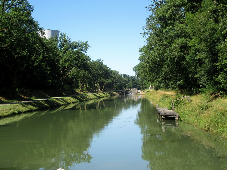 Montech canal, typical lock pontoon