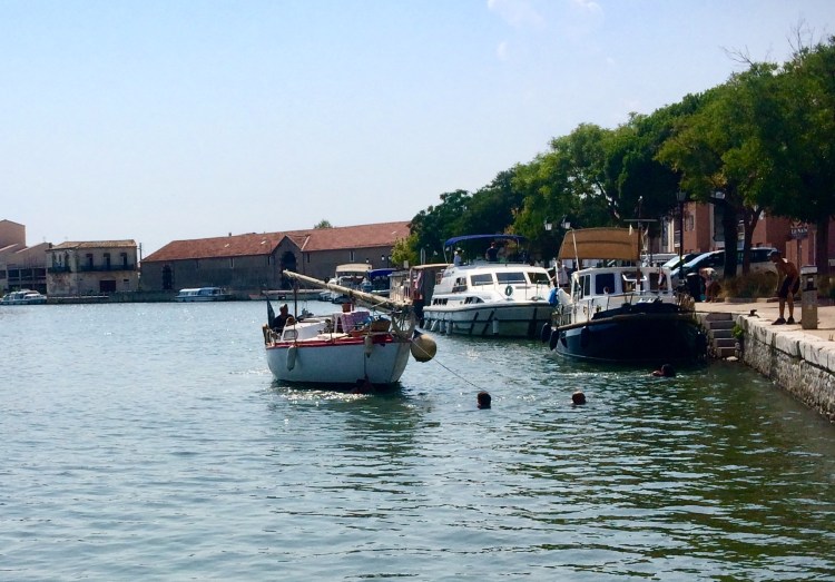 8758D7BD-3006-4DFD-9648-E2CA075EA3CC