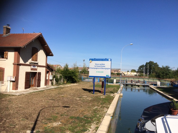 2440605A-D26C-4488-8553-2A52FB092803